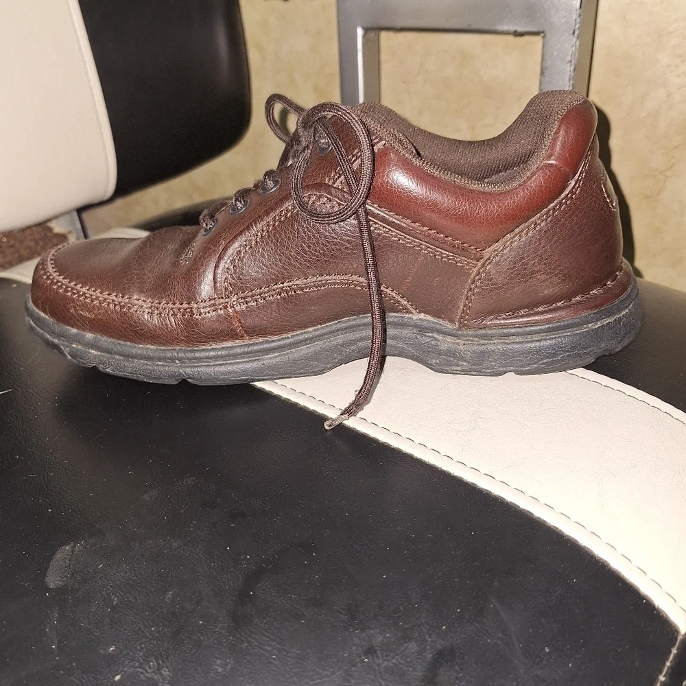 Classic Rockport Brown Tumble Leather Men's Lace-up Shoes In A Mens Size 9.